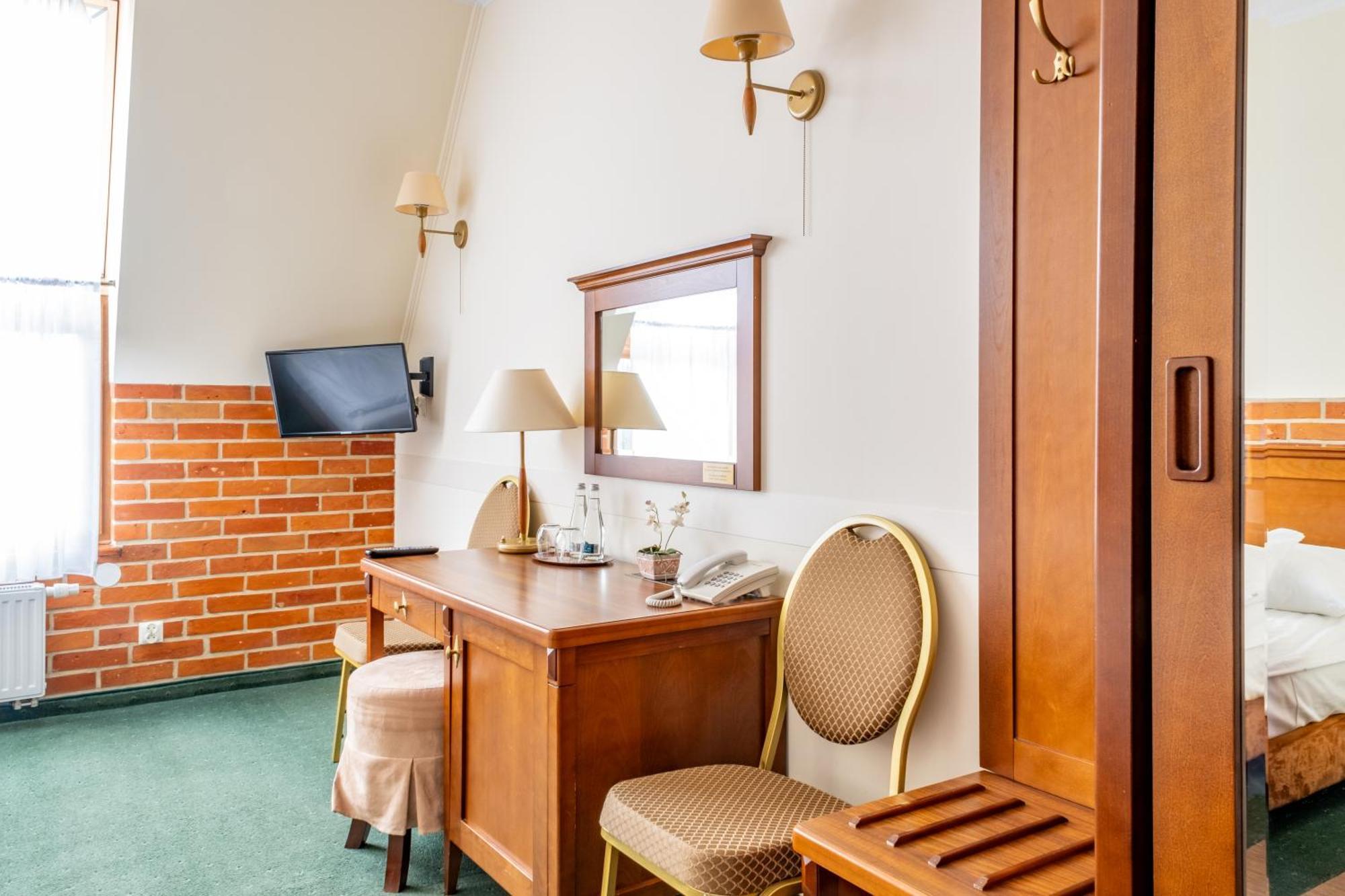 Hotel Szymbark シンバルク エクステリア 写真